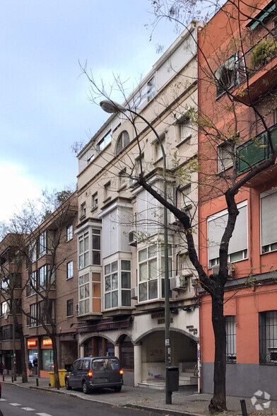 Calle de Mateo García, 7, Madrid, Madrid en venta - Foto del edificio - Imagen 2 de 2