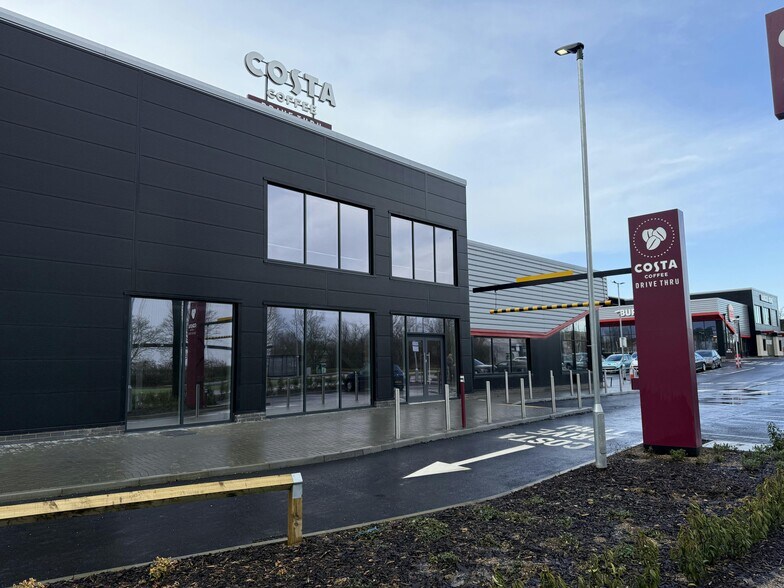 Stadium Way W, Milton Keynes en alquiler - Foto del edificio - Imagen 3 de 4