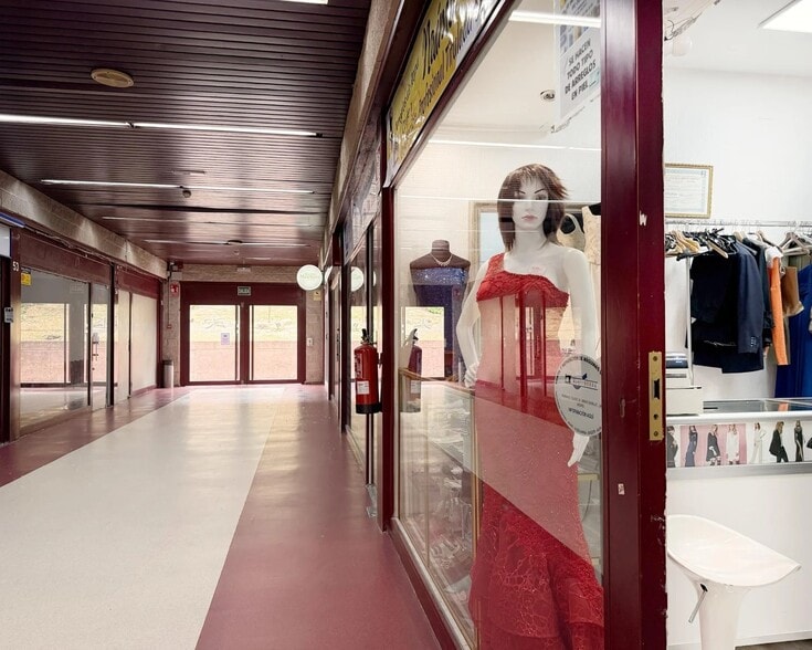 Local en Las Rozas de Madrid, Madrid en venta - Foto del interior - Imagen 3 de 3