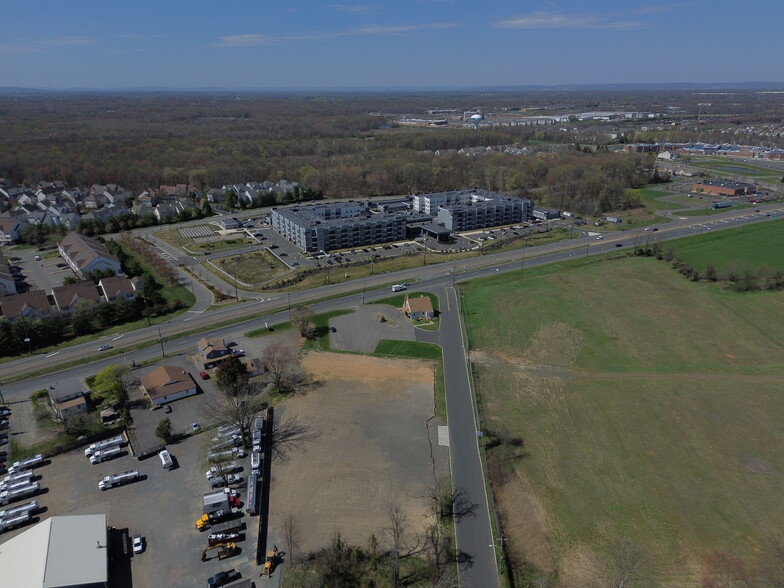 8 Quarry Ln, North Brunswick, NJ en alquiler - Otros - Imagen 2 de 13