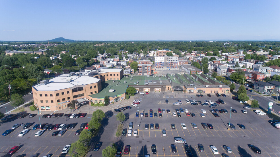 145 Boul Saint-Joseph, St-Jean, QC en alquiler - Foto del edificio - Imagen 3 de 12