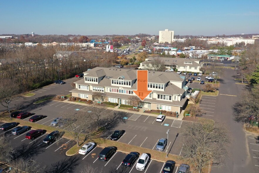 333 N Oxford Valley Rd, Fairless Hills, PA en venta - Foto del edificio - Imagen 2 de 31