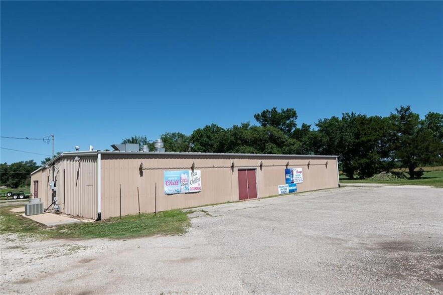 233 Hwy 75, Sycamore, KS en venta - Foto principal - Imagen 1 de 35