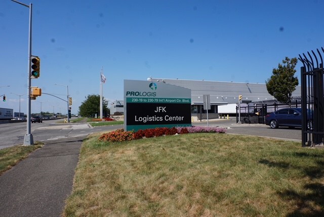 230-39 International Airport Ctr Blvd, Springfield Gardens, NY en alquiler Foto del edificio- Imagen 1 de 3