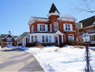 379 Queen St S, Kitchener, ON en alquiler - Foto principal - Imagen 1 de 1