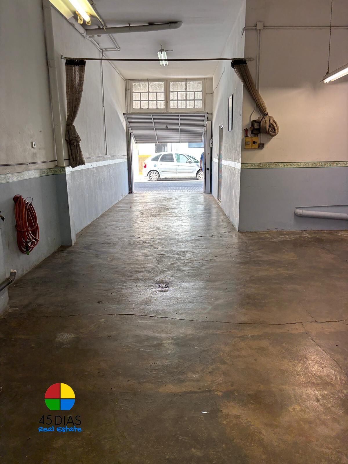 Local en Cerdanyola del Vallès, Barcelona en alquiler Foto del interior- Imagen 1 de 4