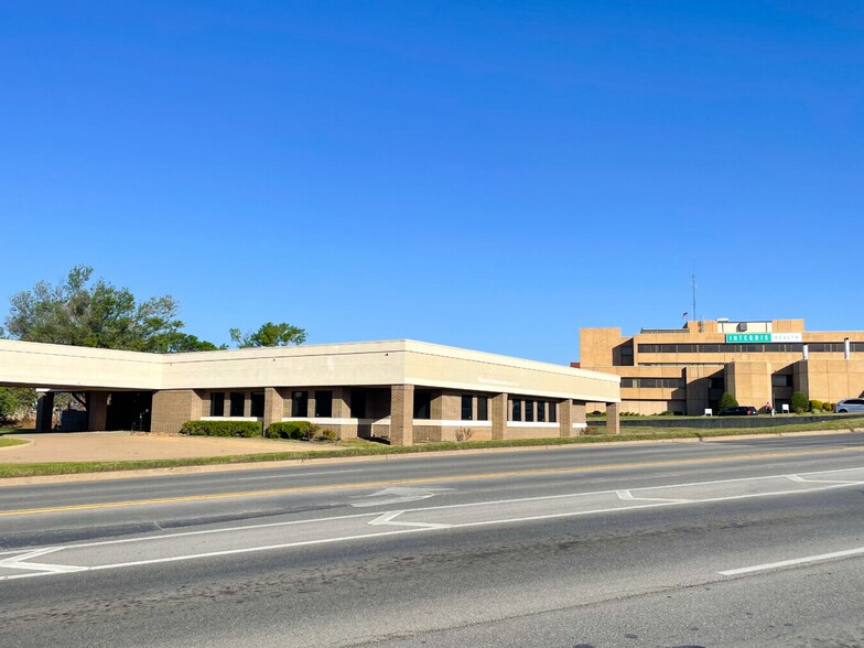 609 Virginia Ave, Ponca City, OK en alquiler - Foto del edificio - Imagen 2 de 50