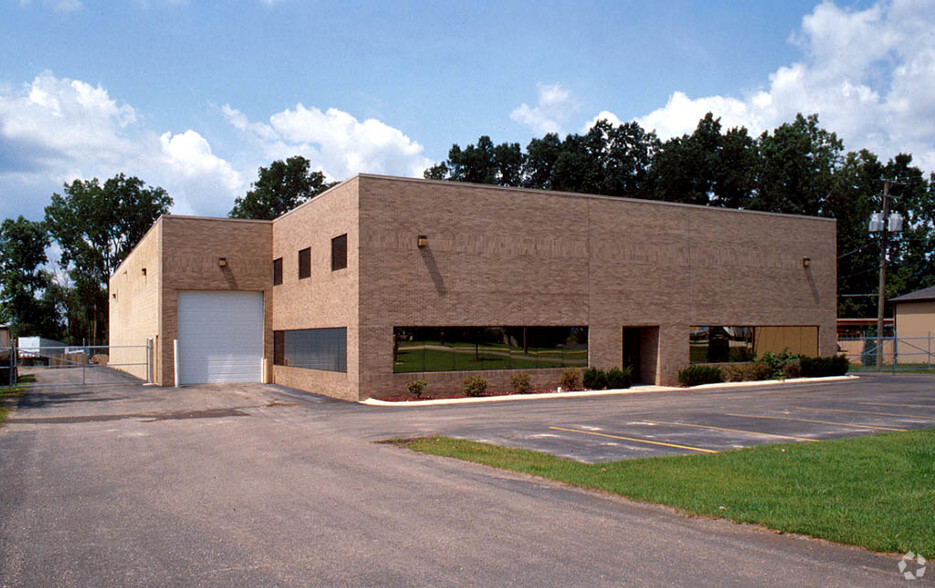 4936 Technical Dr, Milford, MI en alquiler - Foto del edificio - Imagen 3 de 4