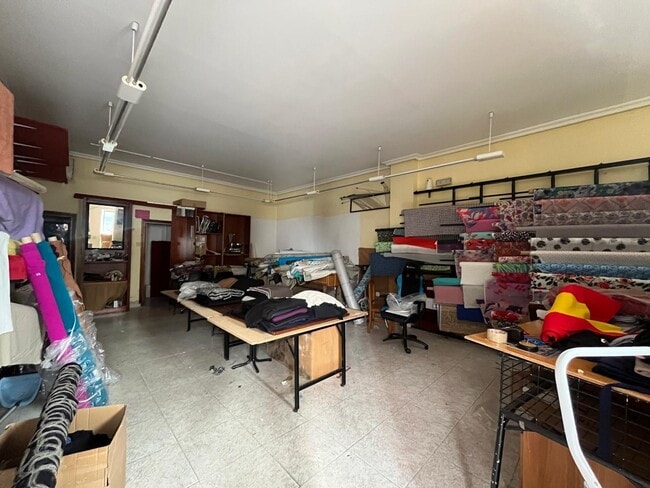 Más detalles de Calle de las Casas de Cotallo, 1-1, Cáceres - Local en alquiler