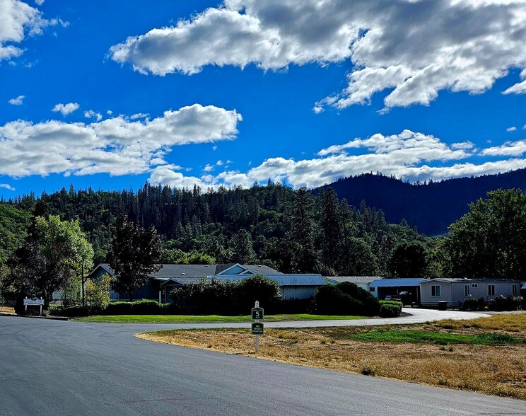 6901 Old Stage Rd, Central Point, OR en venta - Foto del edificio - Imagen 2 de 13