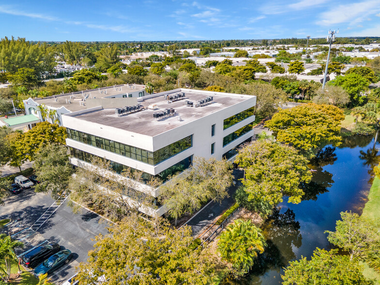 3511 W Commercial Blvd, Fort Lauderdale, FL en alquiler - Foto del edificio - Imagen 1 de 12