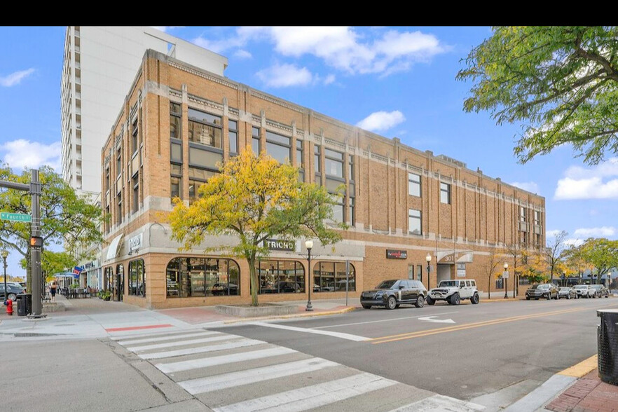 301-303 W 4th St, Royal Oak, MI en alquiler - Foto del edificio - Imagen 1 de 16