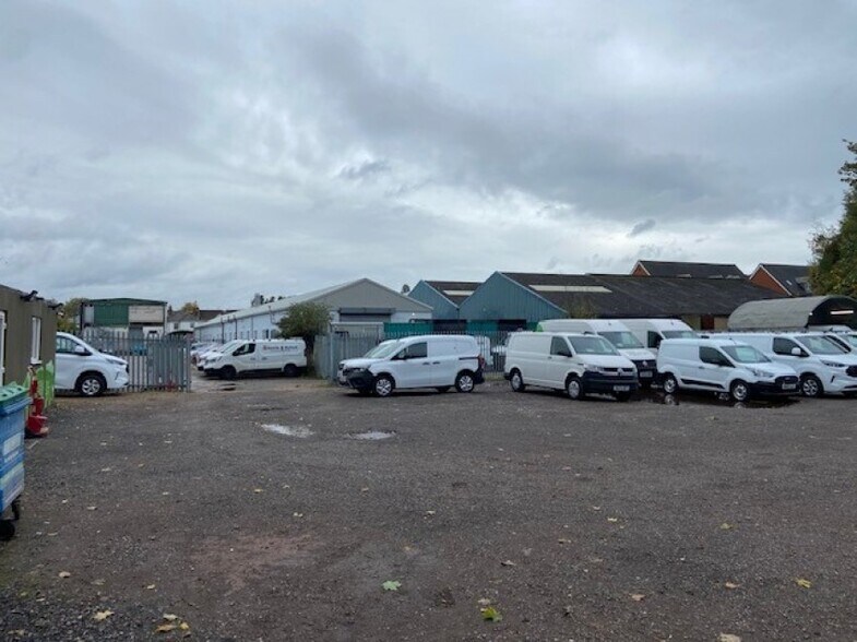 Rear Compound, Glebeland Centre, Vincent Lane, Dorking en alquiler - Foto del edificio - Imagen 3 de 3