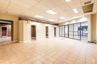 2126-2200 Burnhamthorpe Rd W, Mississauga, ON en alquiler Foto del interior- Imagen 2 de 9