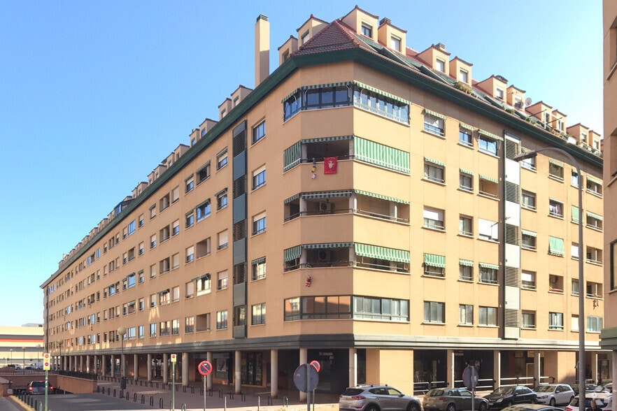 Local en Alcalá de Henares, Madrid en alquiler - Foto del edificio - Imagen 2 de 2
