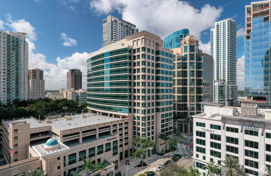 350 E Las Olas Blvd, Fort Lauderdale, FL en alquiler - Foto del edificio - Imagen 1 de 18