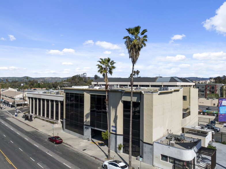 22141 Ventura Blvd, Woodland Hills, CA en alquiler - Foto del edificio - Imagen 3 de 5