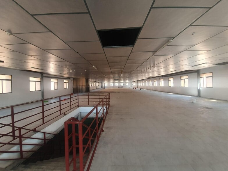 Nave en SEVILLA en alquiler - Foto del edificio - Imagen 3 de 12