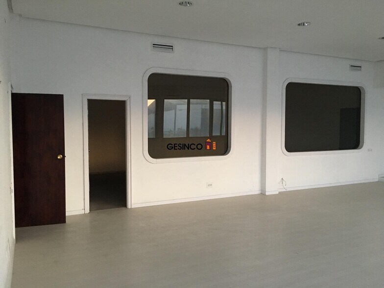 Local en Ontinyent, Valencia en alquiler - Foto del edificio - Imagen 2 de 9