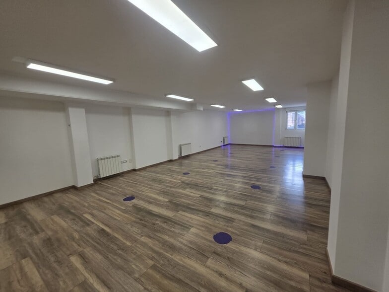 Local en Santiago de Compostela, La Coruna en venta - Foto del edificio - Imagen 1 de 40