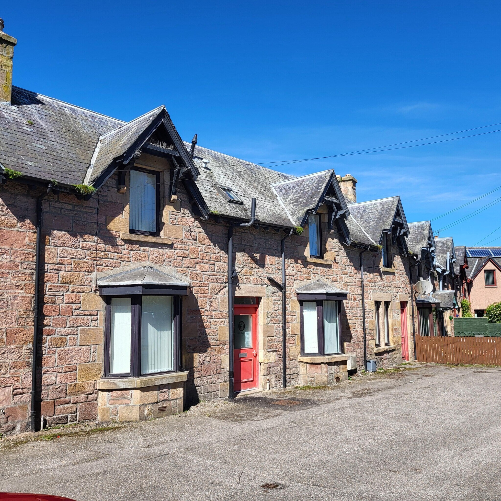 2-5 Mayfield, Dingwall en venta Foto del edificio- Imagen 1 de 3