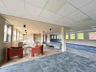 Más detalles de Heyes Ln, Alderley Edge - Coworking en alquiler