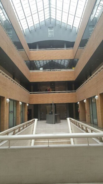 Oficina en SEVILLA en alquiler - Foto del edificio - Imagen 2 de 19