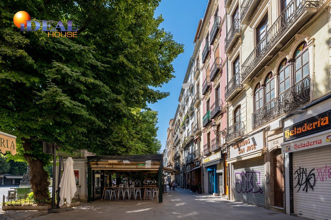 en Granada en venta Foto del edificio- Imagen 1 de 50
