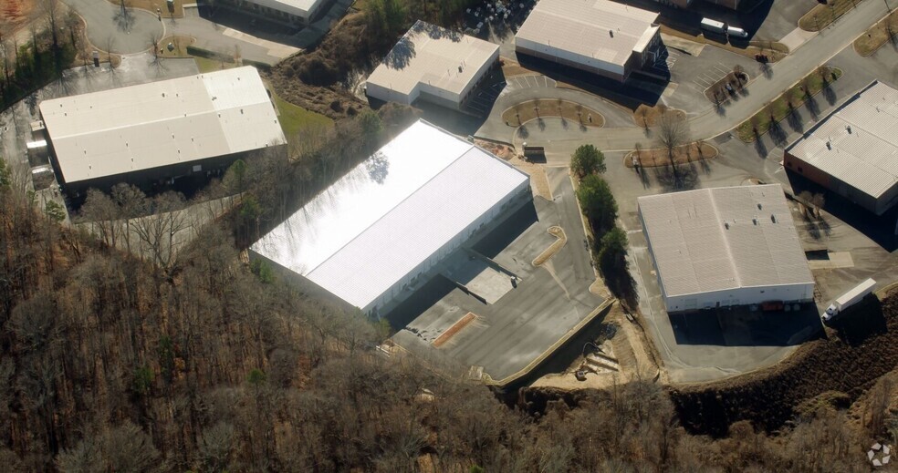 125 N Commercial Dr, Mooresville, NC en alquiler - Vista aérea - Imagen 2 de 6