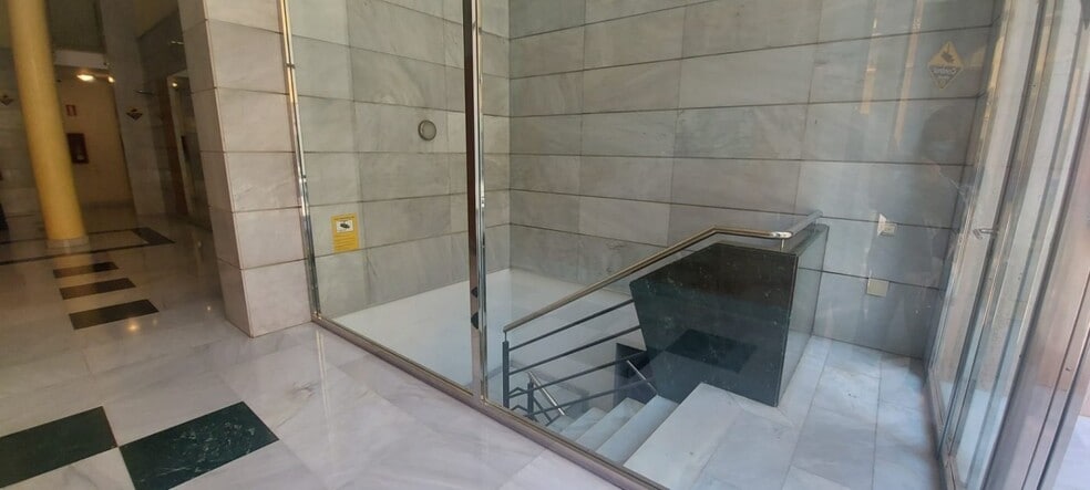 Oficina en El Ejido, Almería en alquiler - Foto del edificio - Imagen 3 de 11