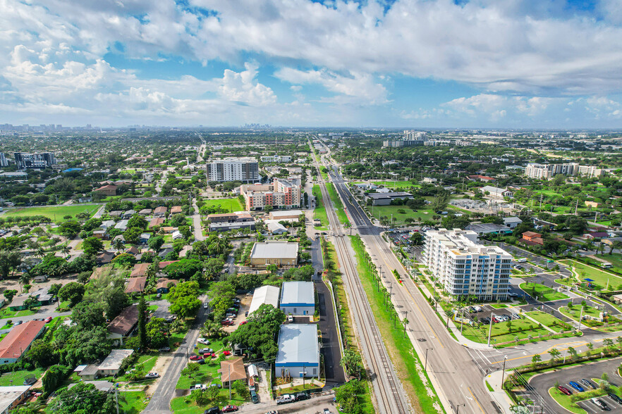 621 NE 1st Ave, Pompano Beach, FL en venta - Foto del edificio - Imagen 2 de 37