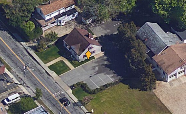 420 Osborn Ave, Riverhead, NY en venta - Foto del edificio - Imagen 3 de 13