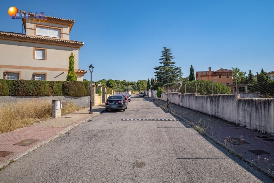 Calle Atenas, 10, Atarfe, Granada en venta - Foto del edificio - Imagen 2 de 33