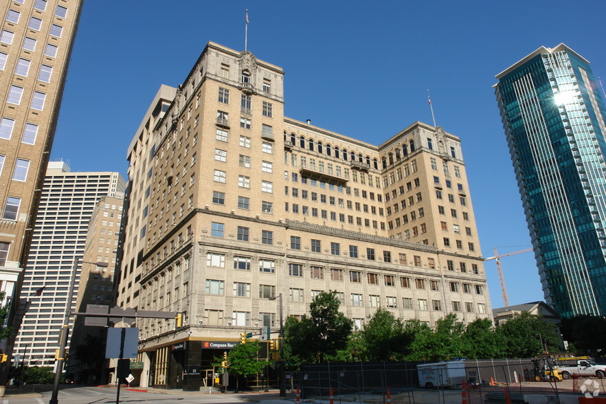 306 W 7th St, Fort Worth, TX en alquiler - Foto del edificio - Imagen 3 de 12