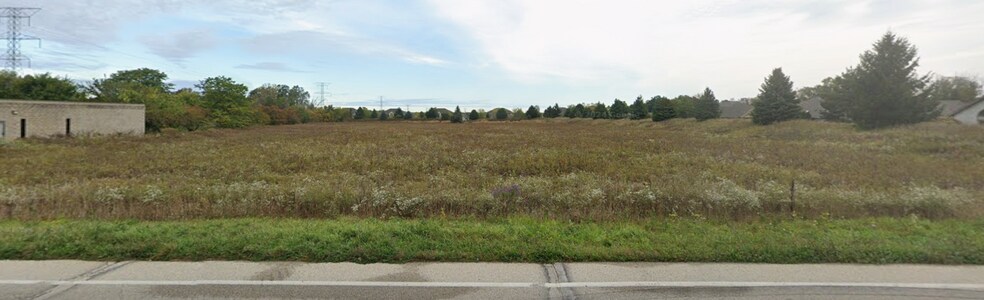 5 Sherman Road, Jackson, WI en venta - Foto del edificio - Imagen 2 de 2