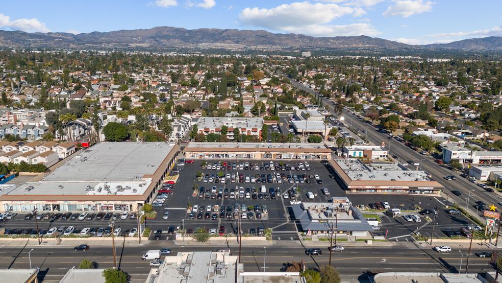 20127 Saticoy St, Winnetka, CA en alquiler - Foto del edificio - Imagen 3 de 5