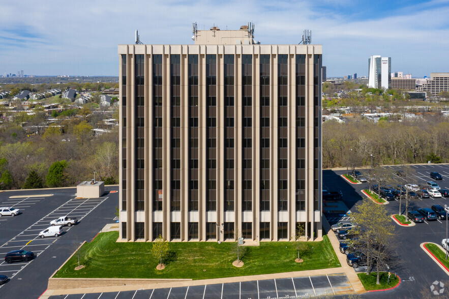 7060 S Yale Ave, Tulsa, OK en alquiler - Foto del edificio - Imagen 2 de 3