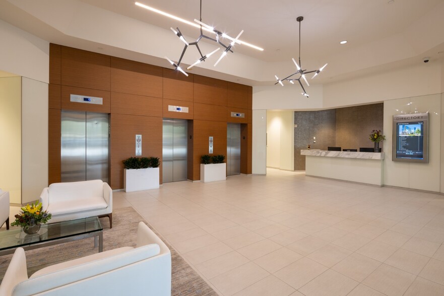 3379 Peachtree Rd NE, Atlanta, GA en alquiler - Lobby - Imagen 2 de 12