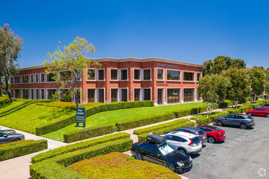 23 Corporate Plaza Dr, Newport Beach, CA en alquiler - Foto del edificio - Imagen 1 de 10