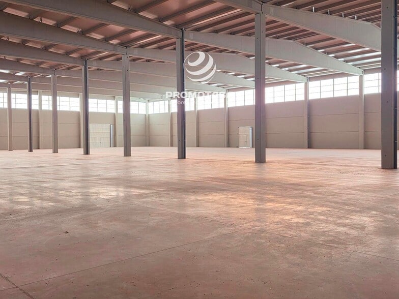 Nave en Arganda del Rey, Madrid en venta - Foto del edificio - Imagen 3 de 5
