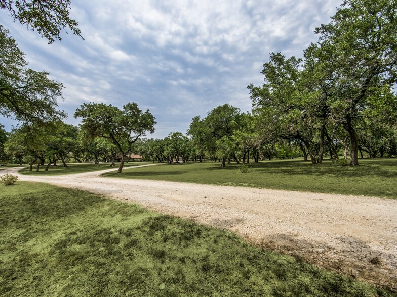 536 S School St, Boerne, TX en venta - Foto principal - Imagen 1 de 40