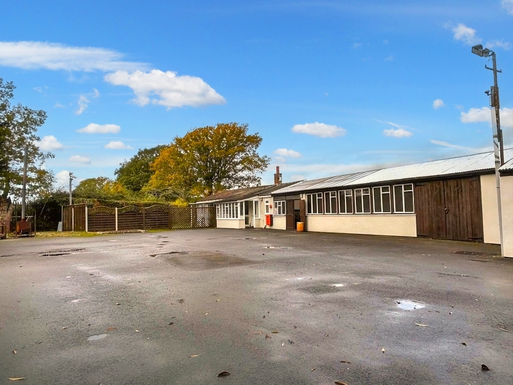 Westfield Place Farm Lowfield Road heath, Charlwood en venta Foto del edificio- Imagen 1 de 7