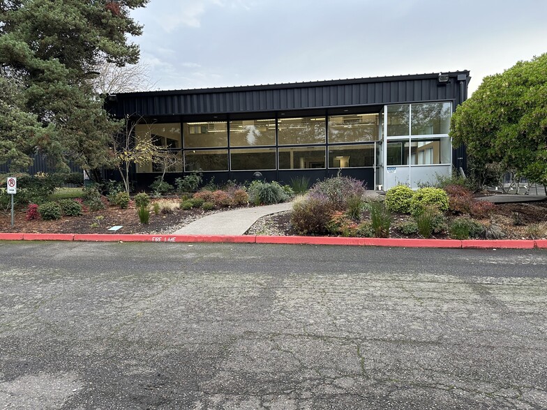 10450 SW Manhasset Dr, Tualatin, OR en alquiler - Foto del edificio - Imagen 2 de 3