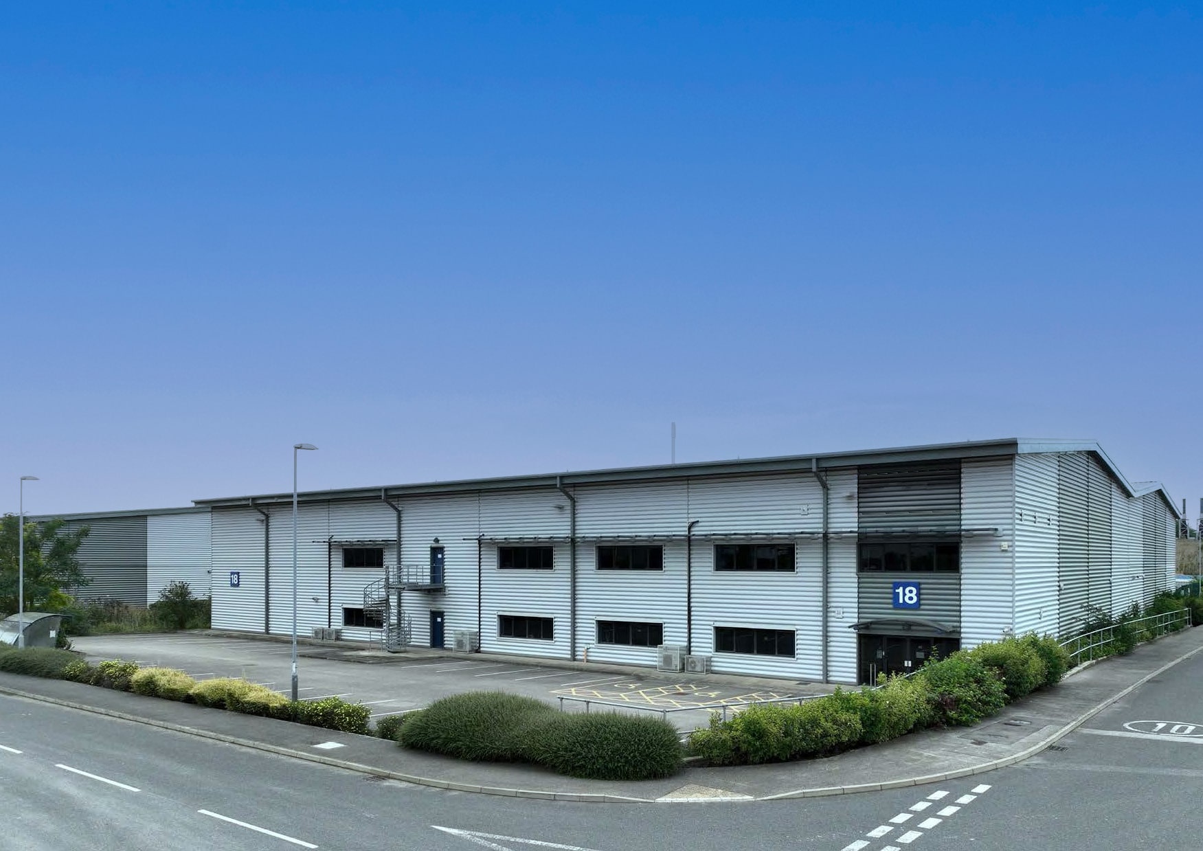 Unit 18, Titan Drive, Fengate East, Peterborough en alquiler Foto del edificio- Imagen 1 de 4