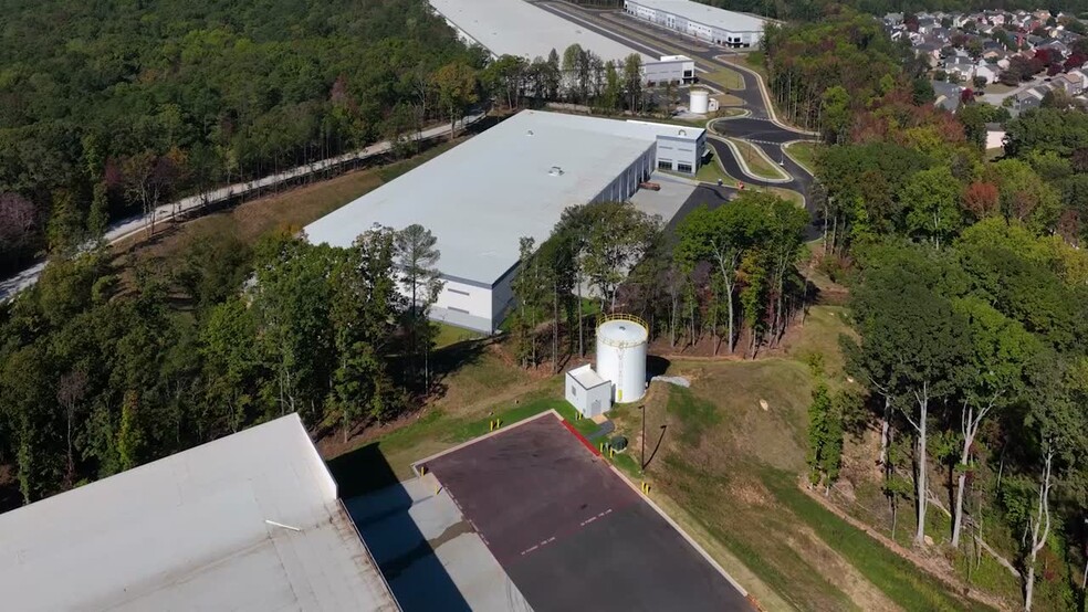 1050 Douglas Hills Rd, Lithia Springs, GA en alquiler - Vídeo de anuncio comercial - Imagen 3 de 38