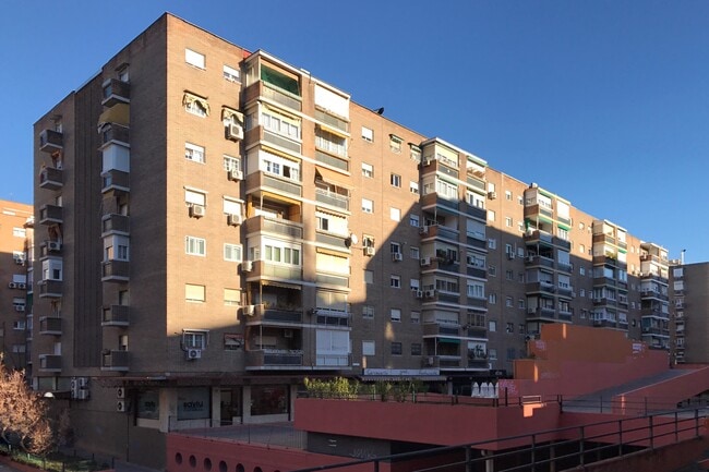 Más detalles de Calle Marroquina, 24, Madrid - Edificio residencial​ en venta