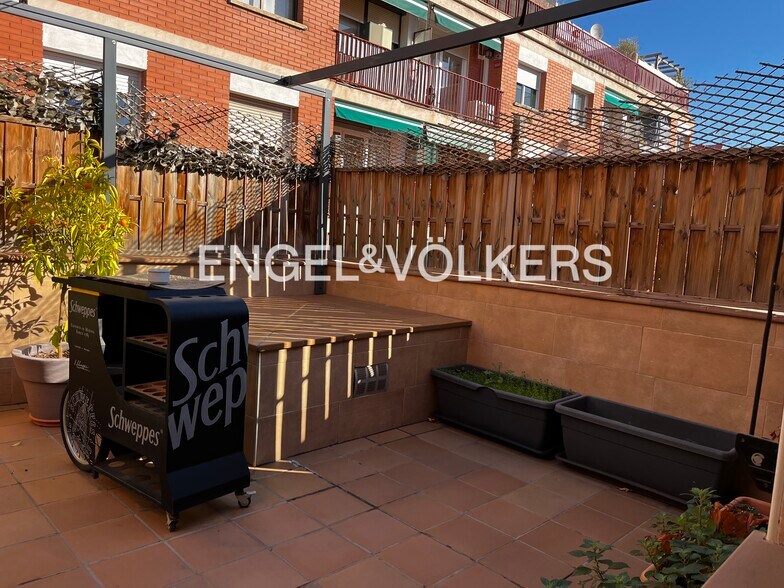 Local en Santa Coloma de Gramenet, Barcelona en venta - Foto del interior - Imagen 3 de 31