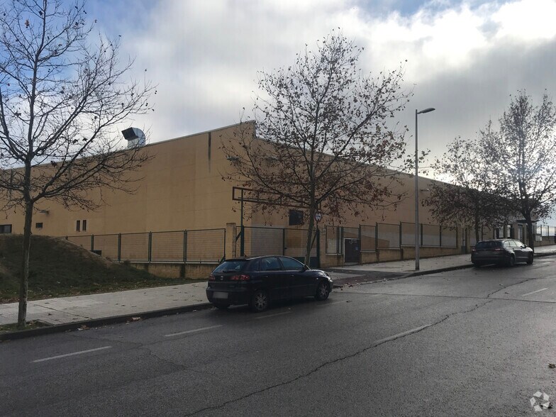 Local en Navalcarnero, Madrid en venta - Foto del edificio - Imagen 2 de 7