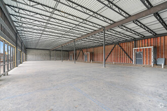 2406 Main St, Waller, TX en alquiler Foto del interior- Imagen 2 de 8