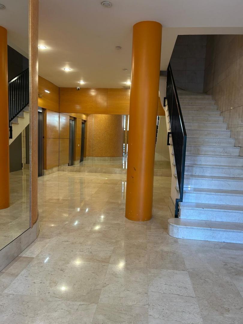 Edificio residencial en Barcelona, Barcelona en venta Vestíbulo- Imagen 1 de 2